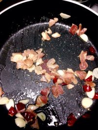 家常菜五花肉炒花菜做法图解4)