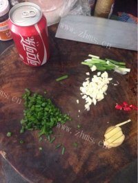 诱人的可乐鸡翅做法图解2)