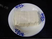 香喷喷的香辣皮蛋拌豆腐做法图解3)