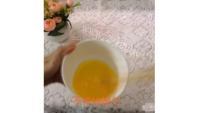 好吃的蜂蜜牛奶炖蛋做法图解1)