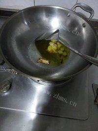 家常菜肉片炒平菇做法图解4)