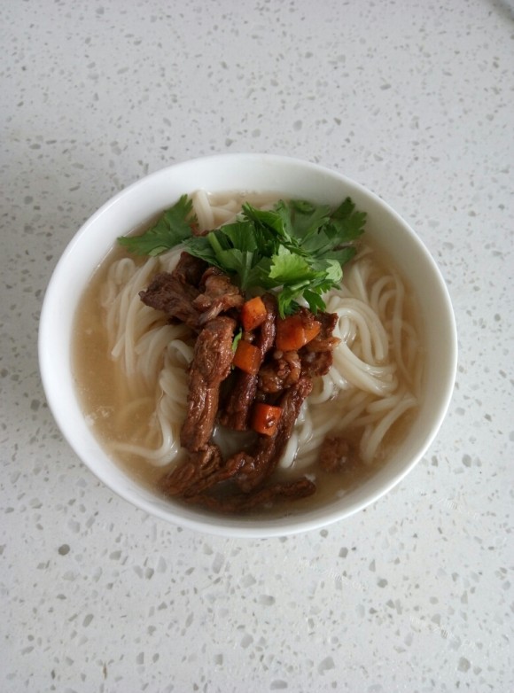 香糯爽滑的肉丝面