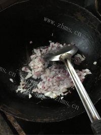 美味黄金土豆馅饼做法图解3)