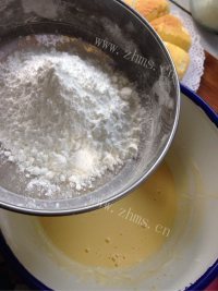 健康无油低卡酸奶蛋糕做法图解7)