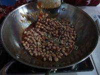 特色怪味花生豆做法图解8)