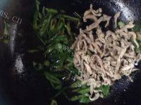 自制辣椒炒肉做法图解5)