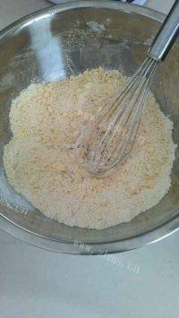美味的红豆蛋黄酥做法图解2)