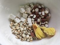 自制薏米云苓芡实煲猪筒骨做法图解1)