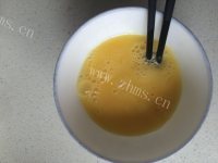 芳香四溢的黄瓜炒蛋做法图解2)