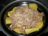 美食派土豆粉蒸肉做法图解4)