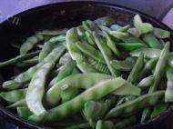 棒骨炖豆角做法图解3)