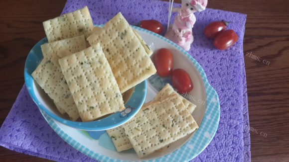开胃的香葱苏打饼干