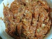 自己做的猪肉胡萝卜饺子做法图解5)