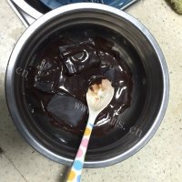 香甜的熔岩蛋糕做法图解4)