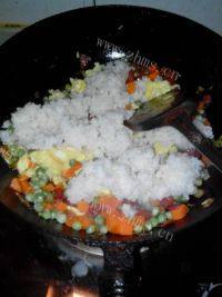 好吃的什锦炒饭做法图解9)