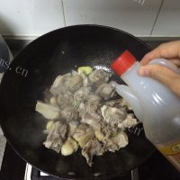 家常菜土豆炖鸡做法图解4)