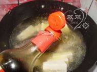 家常菜豆腐炖鱼做法图解4)