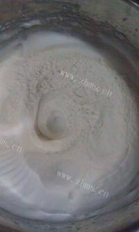 DIY蔓越莓天使蛋糕做法图解7)