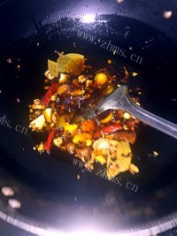 美味的红焖猪蹄做法图解5)