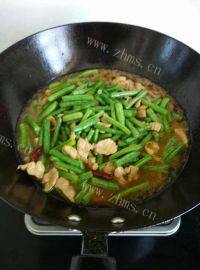 家常菜长豆角炒肉做法图解11)