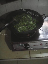 家常菜大蒜炒腊肉做法图解1)