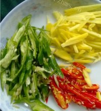 简单的凉拌木耳做法图解5)