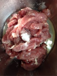 美味的糖醋里脊做法图解1)