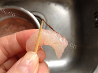 家常菜玉米豌豆炒虾仁做法图解2)