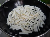 家常菜茭白炒牛肉做法图解10)