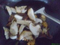 好吃的香菇炖鸡腿做法图解11)