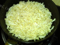 营养卷心菜煎饼做法图解8)