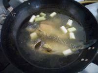 营养丰富的鲫鱼豆腐汤做法图解4)