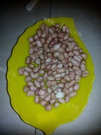 下酒菜糖炒花生做法图解1)
