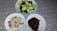 美味的黄瓜炒虾仁做法图解1)