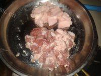 香味四溢的芹菜炒瘦肉做法图解2)