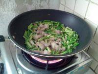家庭蒜苔炒肉片做法图解7)