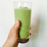 新鲜的牛油果奶昔 减肥做法图解5)