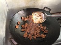 鲜美可口的麻辣牛肉做法图解5)