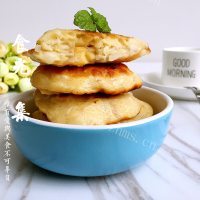 营养的蟹肉鱼肠洋葱鸡蛋饼做法图解13)