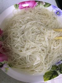 回味无穷的葱油拌面做法图解4)