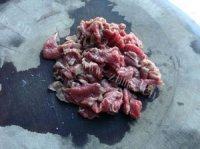 营养丰富的西兰花炒牛肉做法图解1)