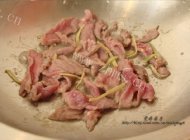 菠萝滑牛肉做法图解8)