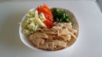 好吃的三丝炒饼丝做法图解3)