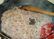 色泽不错的香菜牛肉丝做法图解3)