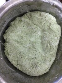 自制水蜜花草粑粑做法图解5)