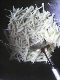 家常菜糖醋土豆丝做法图解1)