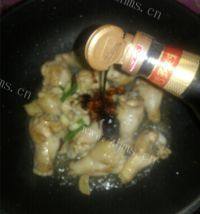 美味的香辣鸡翅根做法图解6)