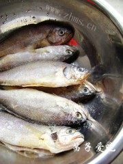 家常菜酥炸小黄花做法图解1)