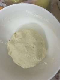 美味营养的韭菜鸡蛋馅水饺做法图解3)