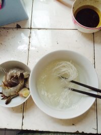 美味的蒜蓉大虾粉丝做法图解6)
